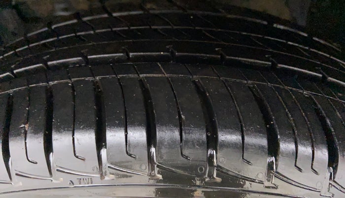 2017 Maruti Vitara Brezza VDI OPT, Diesel, Manual, 46,619 km, Left Front Tyre Tread