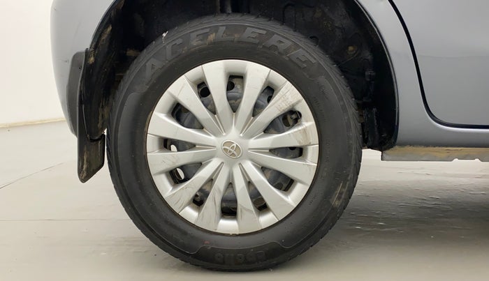 2013 Toyota Etios Liva G, Petrol, Manual, 1,15,988 km, Right Rear Wheel