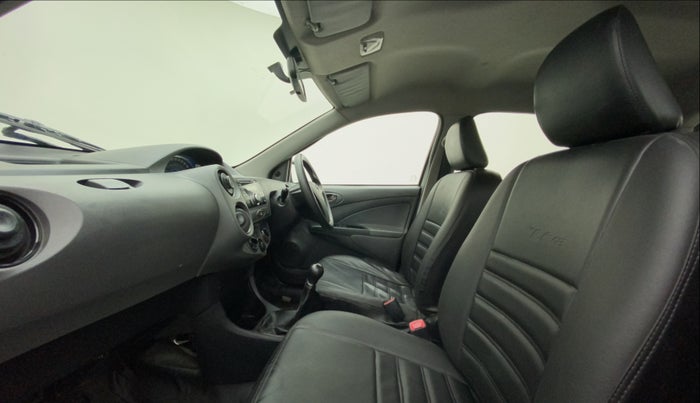 2013 Toyota Etios Liva G, Petrol, Manual, 1,15,988 km, Right Side Front Door Cabin