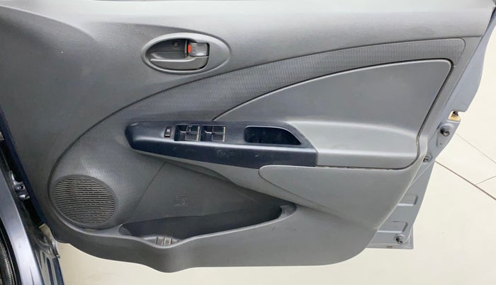2013 Toyota Etios Liva G, Petrol, Manual, 1,15,988 km, Driver Side Door Panels Control