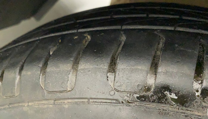 2019 Maruti Baleno DELTA PETROL 1.2, Petrol, Manual, 62,932 km, Left Front Tyre Tread