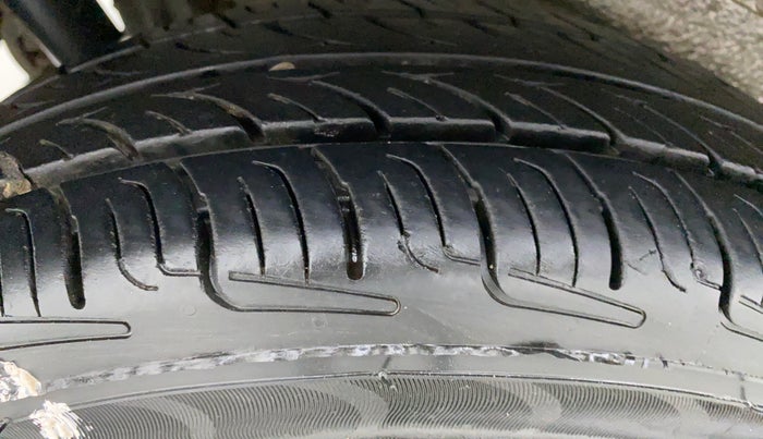 2015 Maruti Wagon R 1.0 LXI, Petrol, Manual, 58,991 km, Right Rear Tyre Tread