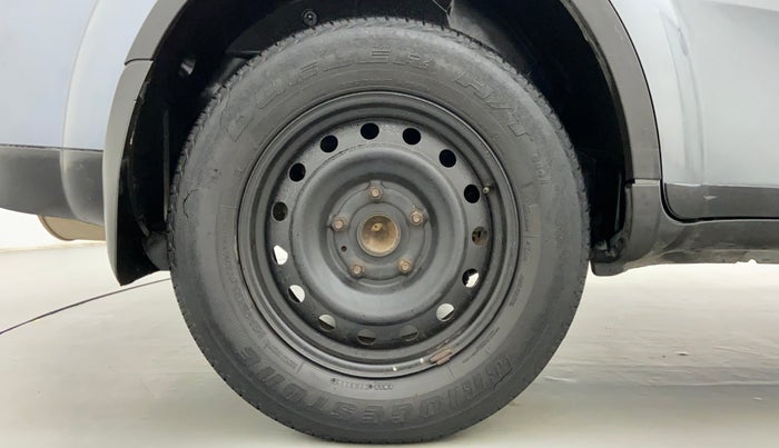 2014 Mahindra XUV500 W6 4X2, Diesel, Manual, 1,67,455 km, Right Rear Wheel