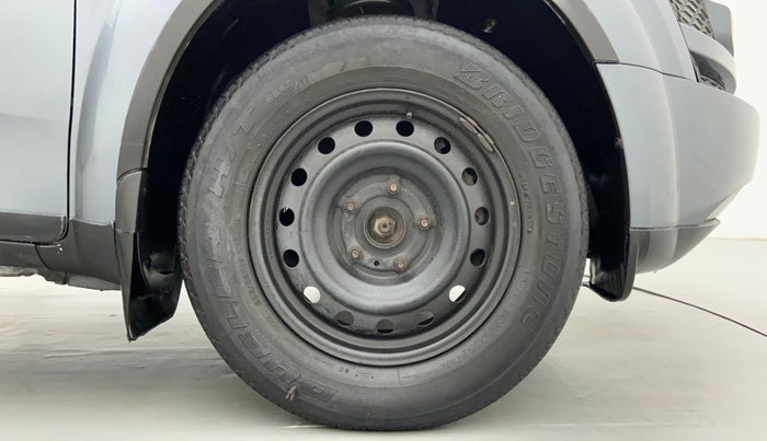 2014 Mahindra XUV500 W6 4X2, Diesel, Manual, 1,67,455 km, Right Front Wheel