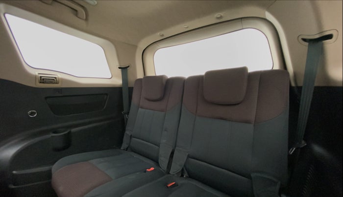 2014 Mahindra XUV500 W6 4X2, Diesel, Manual, 1,67,455 km, Third Seat Row ( optional )