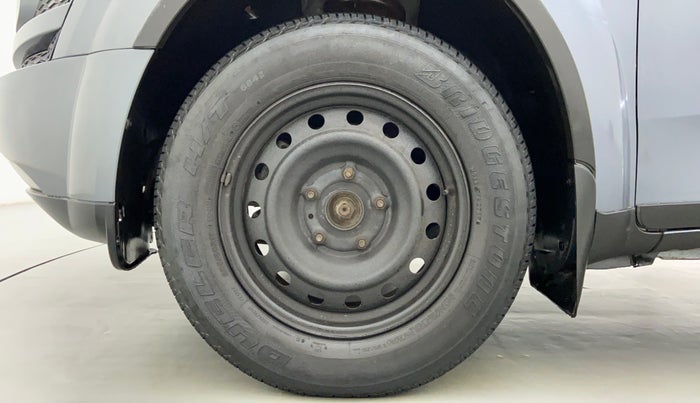 2014 Mahindra XUV500 W6 4X2, Diesel, Manual, 1,67,455 km, Left Front Wheel
