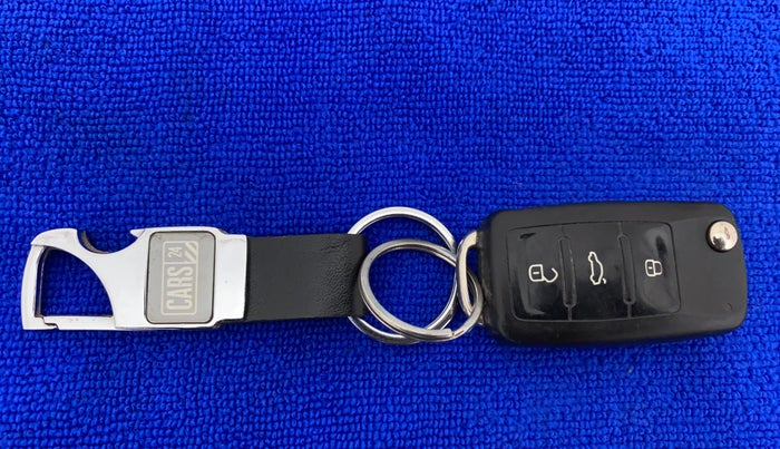 2018 Volkswagen Polo HIGHLINE PLUS 1.0 16 ALLOY, Petrol, Manual, 77,319 km, Key Close Up