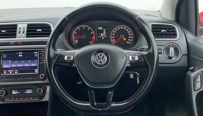 2018 Volkswagen Polo HIGHLINE PLUS 1.0 16 ALLOY, Petrol, Manual, 77,319 km, Steering Wheel Close Up