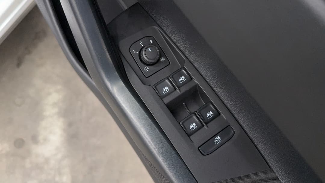 2024 Volkswagen Polo Life, Automatic, 24594 km, Drivers Side Door Panel Controls