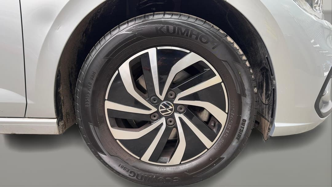 2024 Volkswagen Polo Life, Automatic, 24594 km, Right Front Wheel