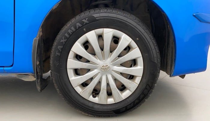 2012 Toyota Etios Liva G, Petrol, Manual, 69,521 km, Right Front Wheel
