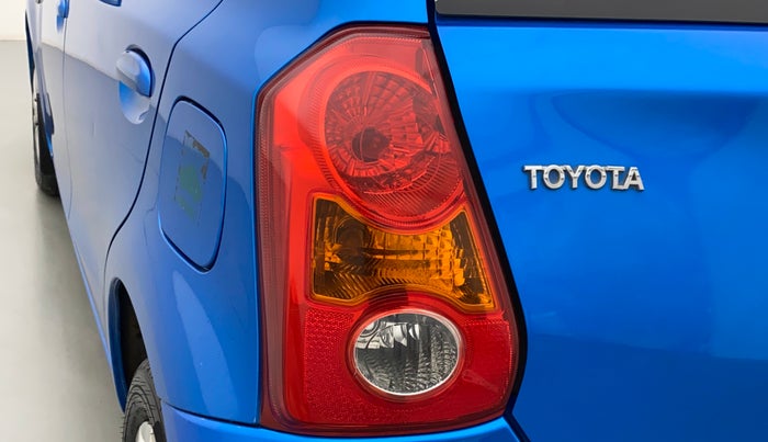 2012 Toyota Etios Liva G, Petrol, Manual, 69,521 km, Left tail light - Minor damage