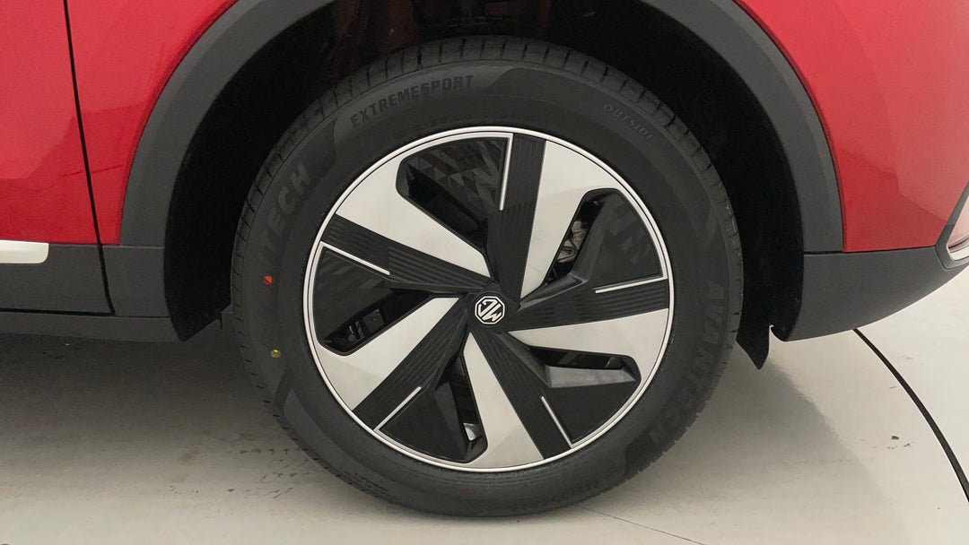 2023 MG ZS EV Essence, Automatic, 36862 km, Right Front Wheel