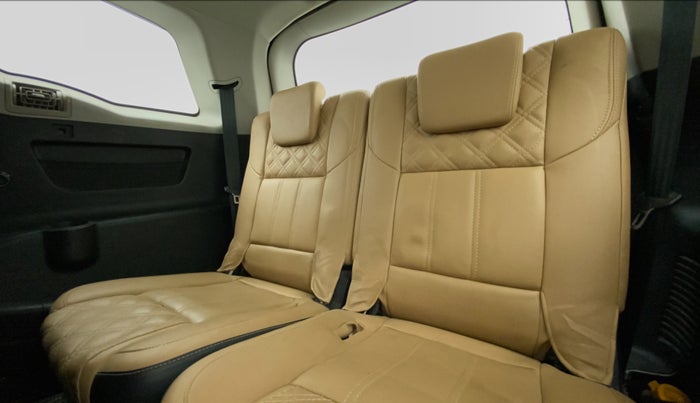 2019 Mahindra XUV500 W9, Diesel, Manual, 57,814 km, Third Seat Row ( optional )