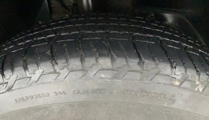2019 Mahindra XUV500 W9, Diesel, Manual, 57,814 km, Right Front Tyre Tread
