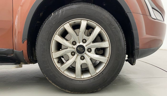 2019 Mahindra XUV500 W9, Diesel, Manual, 57,814 km, Right Front Wheel