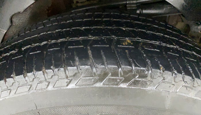2019 Mahindra XUV500 W9, Diesel, Manual, 57,814 km, Left Rear Tyre Tread