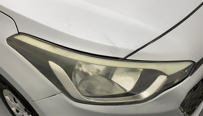 2015 Hyundai Elite i20 MAGNA 1.2, Petrol, Manual, 1,00,329 km, Right headlight - Minor scratches