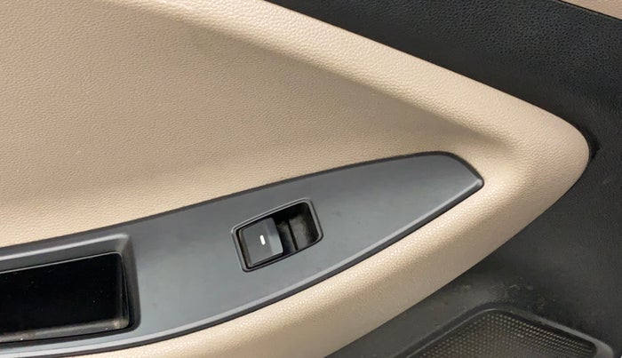 2015 Hyundai Elite i20 MAGNA 1.2, Petrol, Manual, 1,00,208 km, Left rear window switch / handle - Switch/handle not functional