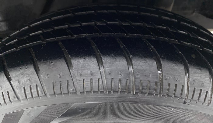 2016 Honda Amaze 1.2 SMT I VTEC, Petrol, Manual, 40,271 km, Left Rear Tyre Tread
