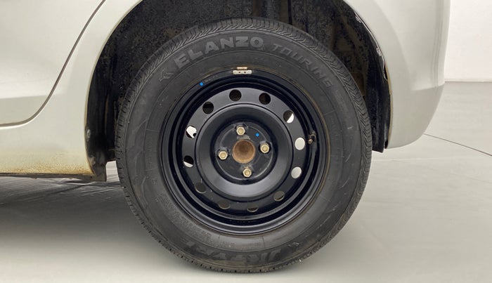2012 Maruti Swift VXI D, Petrol, Manual, 45,695 km, Left Rear Wheel