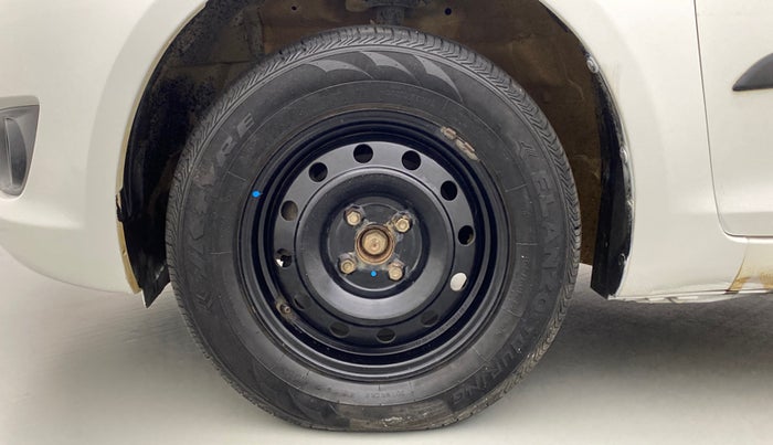 2012 Maruti Swift VXI D, Petrol, Manual, 45,695 km, Left Front Wheel