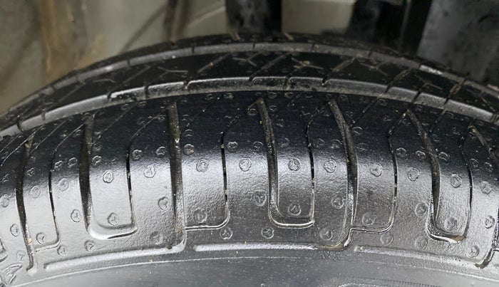 2015 Datsun Go T, Petrol, Manual, 56,808 km, Right Front Tyre Tread