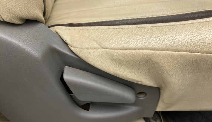 2015 Datsun Go T, Petrol, Manual, 56,808 km, Driver Side Adjustment Panel