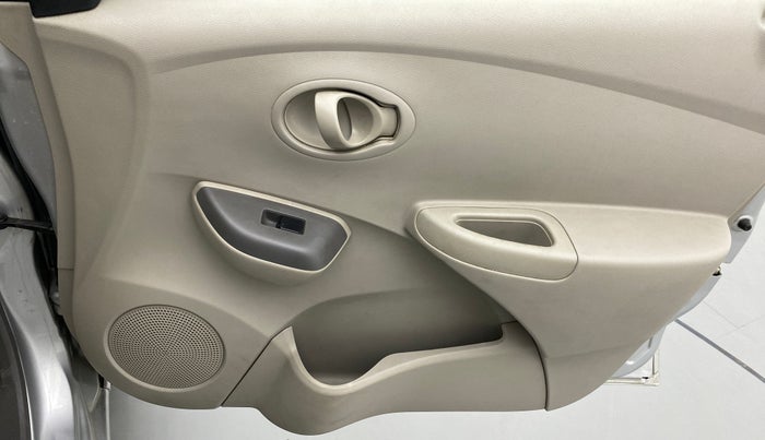2015 Datsun Go T, Petrol, Manual, 56,808 km, Driver Side Door Panels Control