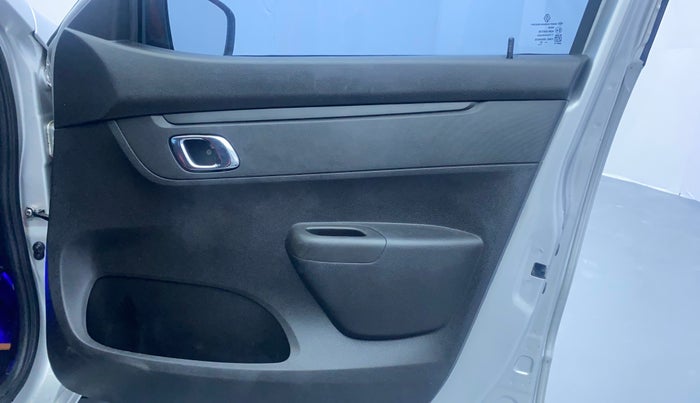 2019 Renault Kwid RXT 1.0 (O), Petrol, Manual, 21,367 km, Driver Side Door Panels Control