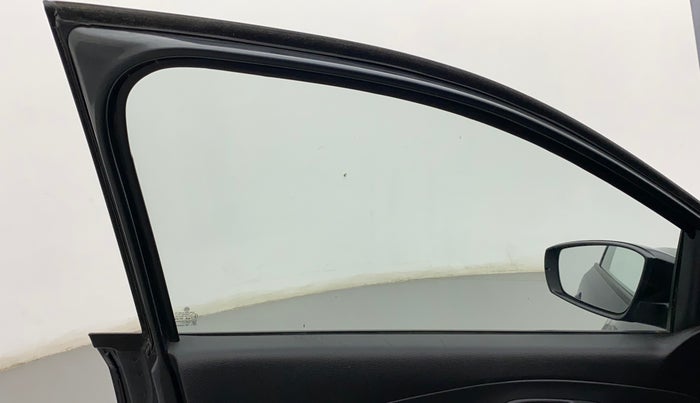 2017 Volkswagen Polo TRENDLINE 1.2L PETROL, Petrol, Manual, 63,020 km, Left front window switch / handle - Power window makes minor noise