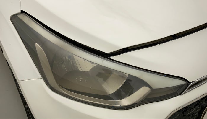2015 Hyundai Elite i20 SPORTZ 1.2, Petrol, Manual, 39,402 km, Right headlight - Minor scratches