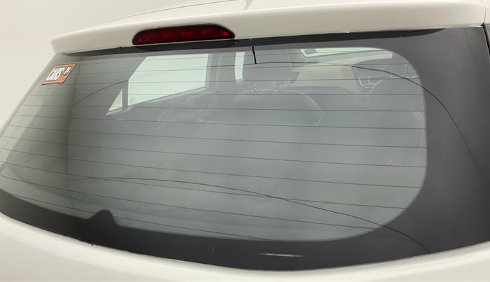 2015 Hyundai Elite i20 SPORTZ 1.2, Petrol, Manual, 39,402 km, Rear windshield - Minor spot on windshield