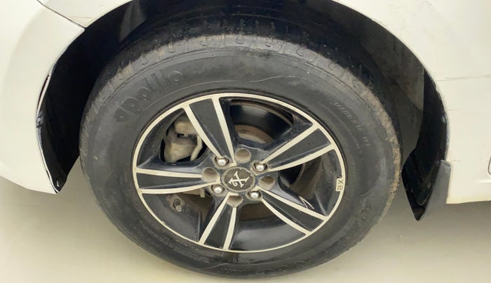 2015 Hyundai Elite i20 SPORTZ 1.2, Petrol, Manual, 39,402 km, Left front tyre - Minor crack