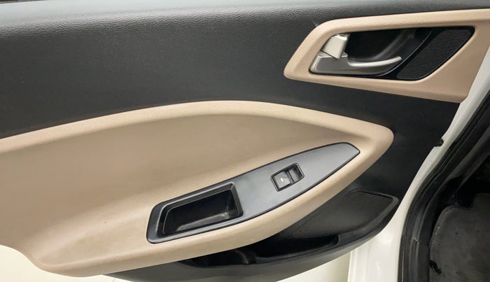 2015 Hyundai Elite i20 SPORTZ 1.2, Petrol, Manual, 39,402 km, Left rear window switch / handle - Switch/handle not functional