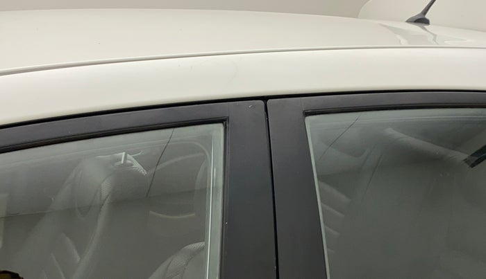 2015 Hyundai Elite i20 SPORTZ 1.2, Petrol, Manual, 39,402 km, Left B pillar - Minor scratches