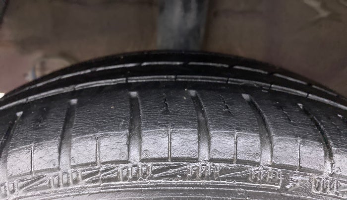 2015 Hyundai Grand i10 ASTA 1.2 KAPPA VTVT, Petrol, Manual, 60,952 km, Right Rear Tyre Tread
