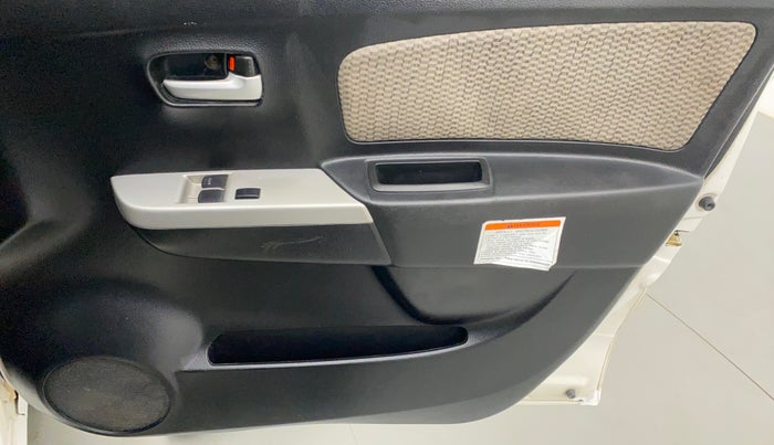 2015 Maruti Wagon R 1.0 LXI CNG, CNG, Manual, 66,028 km, Driver Side Door Panels Control