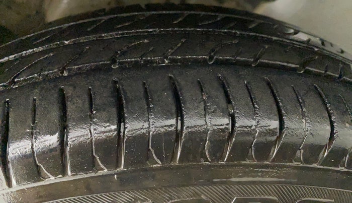 2015 Maruti Wagon R 1.0 LXI CNG, CNG, Manual, 66,028 km, Left Rear Tyre Tread