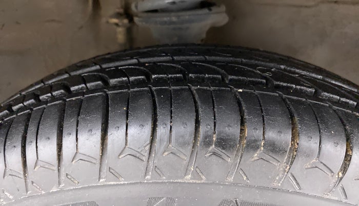 2014 Maruti Alto 800 LXI, Petrol, Manual, 70,145 km, Right Front Tyre Tread