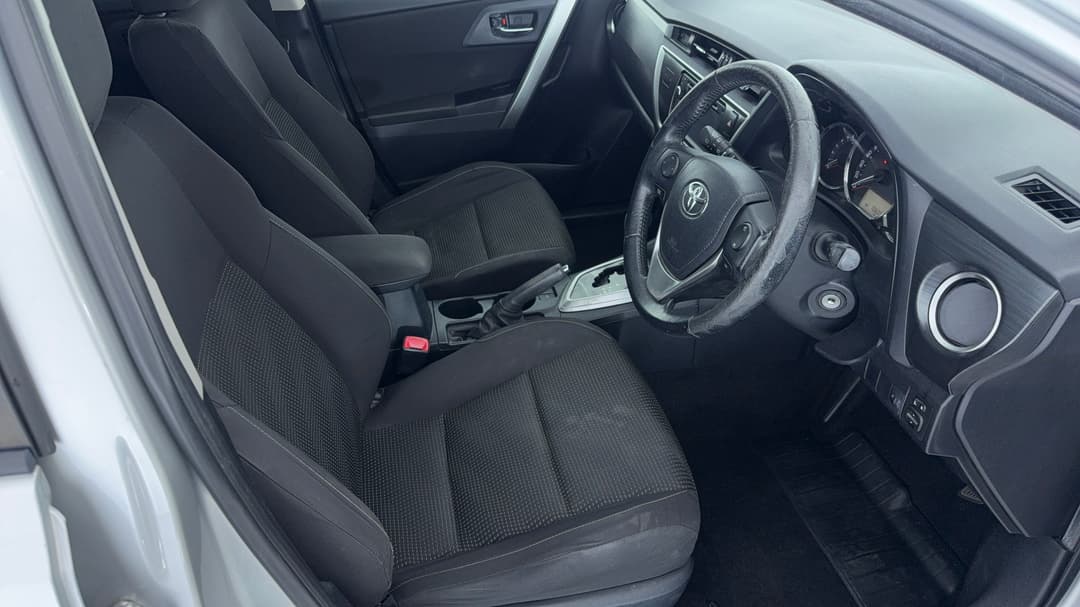 2015 Toyota Corolla Ascent Sport, Automatic, 70605 km, Right Side Front Door Cabin View