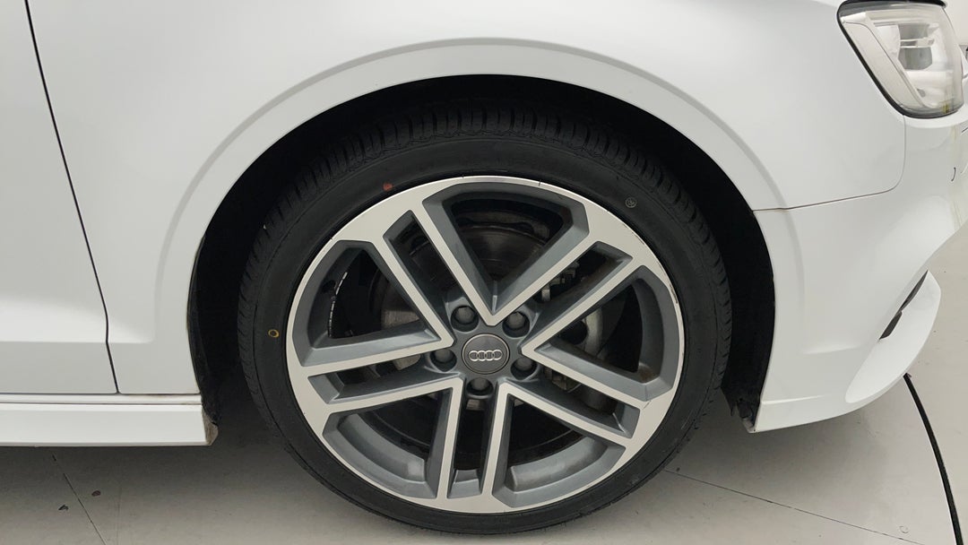 2020 Audi A3 35 Tfsi (1.4 Tfsi), Automatic, 43945 km, Right Front Wheel