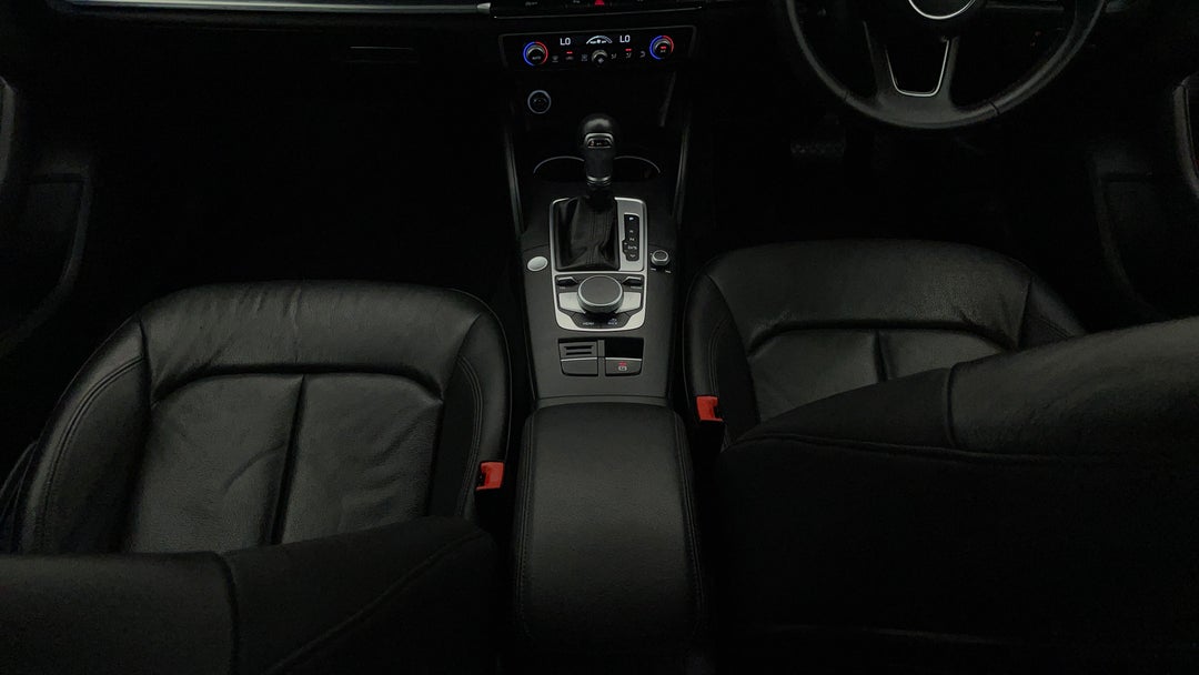 2020 Audi A3 35 Tfsi (1.4 Tfsi), Automatic, 43945 km, Center Console