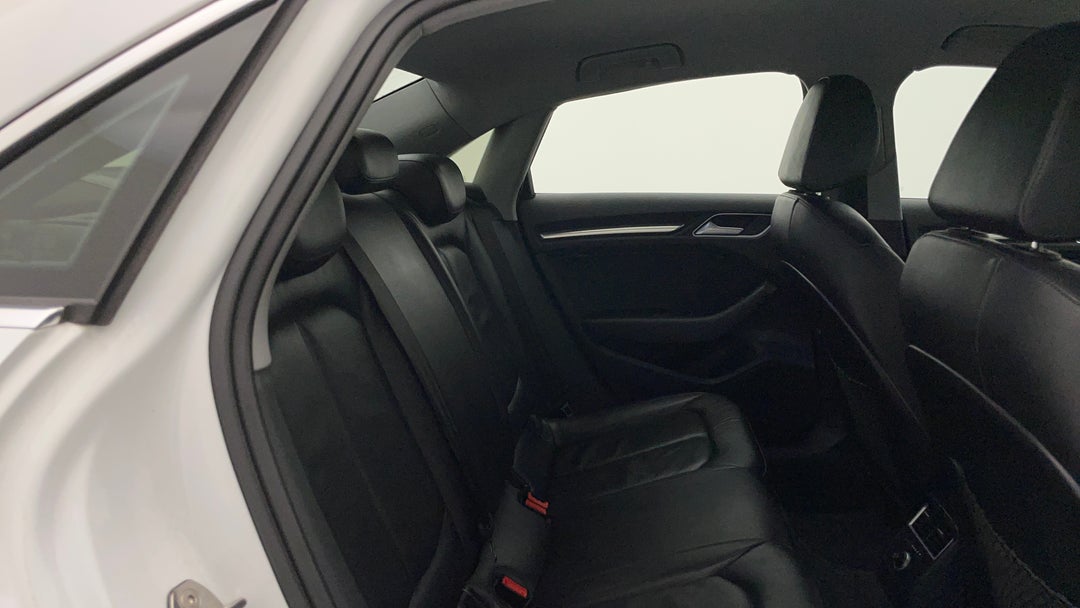 2020 Audi A3 35 Tfsi (1.4 Tfsi), Automatic, 43945 km, Right Side Rear Door Cabin View