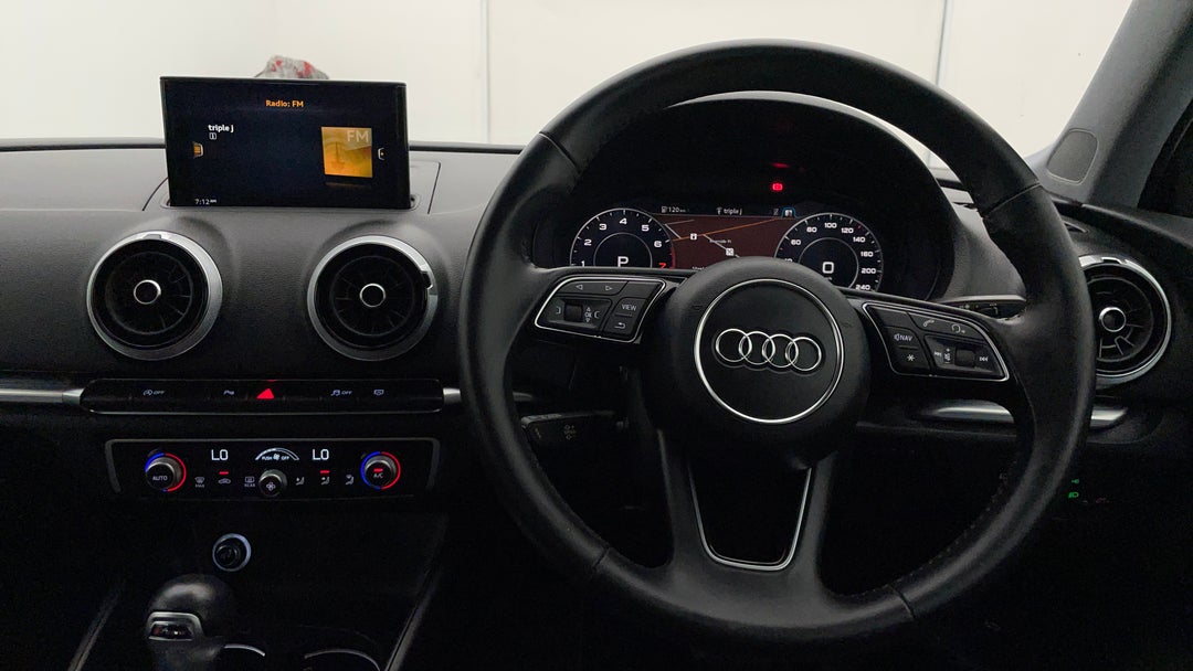 2020 Audi A3 35 Tfsi (1.4 Tfsi), Automatic, 43945 km, Steering Wheel Close-up