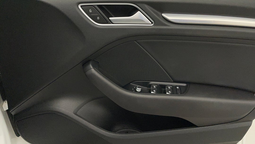 2020 Audi A3 35 Tfsi (1.4 Tfsi), Automatic, 43945 km, Speaker View