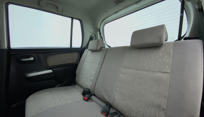 2014 Maruti Wagon R 1.0 VXI, Petrol, Manual, 81,983 km, Right Side Rear Door Cabin