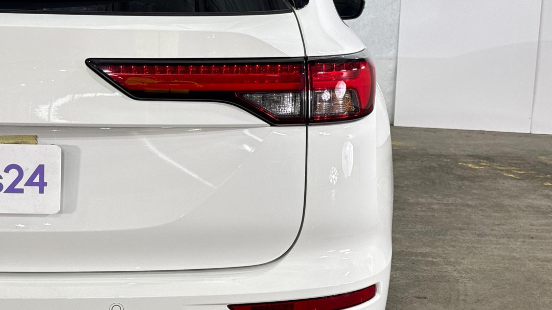 2024 Mitsubishi Outlander Es 5 Seat (2WD), Automatic, 23762 km, Badge (Boot Right Side)