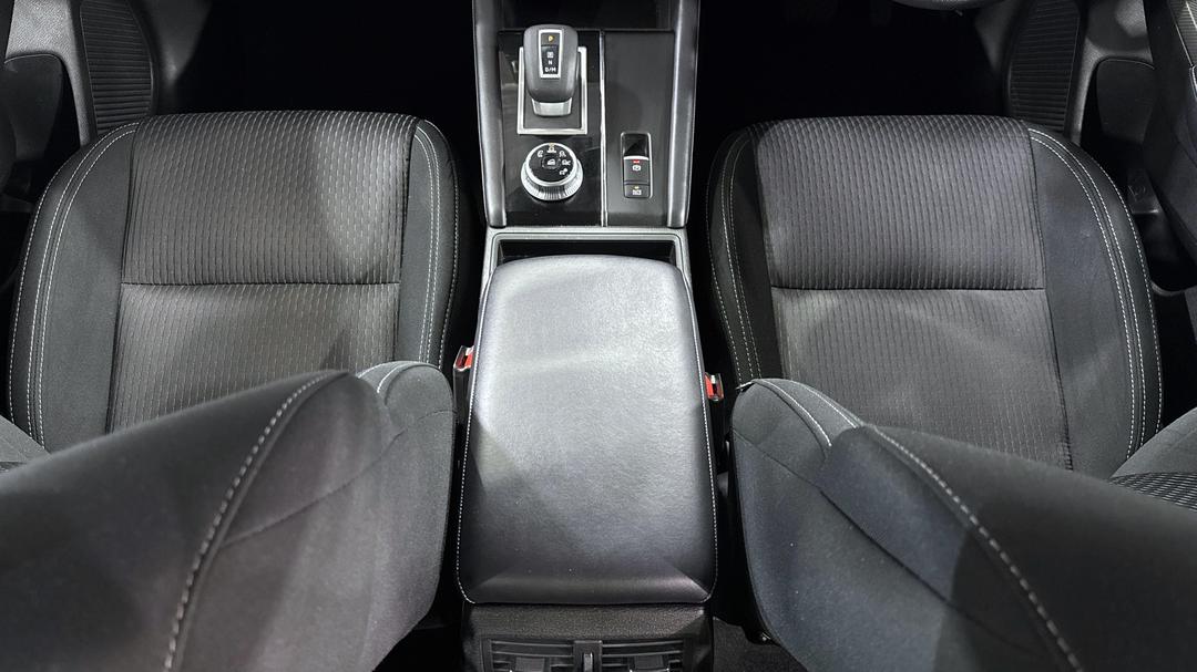2024 Mitsubishi Outlander Es 5 Seat (2WD), Automatic, 23762 km, Center Console