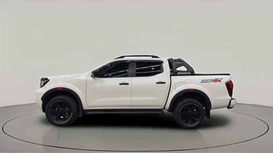 2024 Nissan Navara Pro-4x (4x4), Automatic, 23591 km, Left Side View